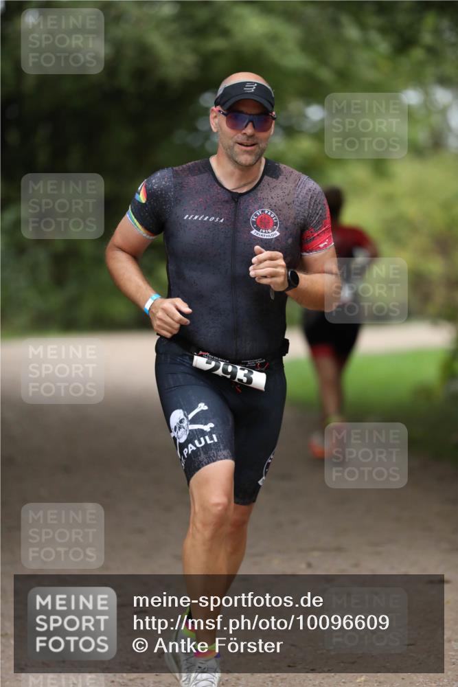 30.08.2026 - Elbe Triathlon Hamburg Antke Förster http://msf.ph/oto/10096609 30.08.2026 10:19:10 Laufen 1910, 293 meine-sportfotos.de