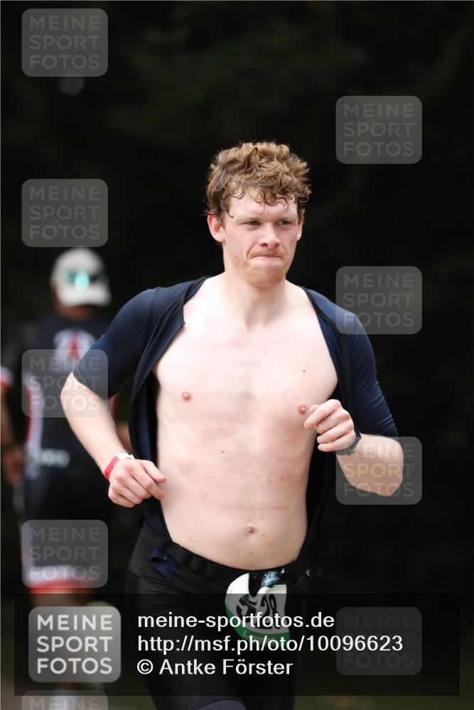 30.08.2026 - Elbe Triathlon Hamburg Antke Förster http://msf.ph/oto/10096623 30.08.2026 10:19:25 Laufen  meine-sportfotos.de