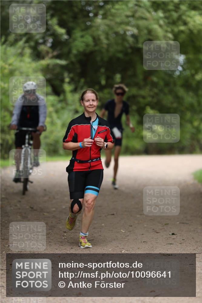 30.08.2026 - Elbe Triathlon Hamburg Antke Förster http://msf.ph/oto/10096641 30.08.2026 10:19:55 Laufen  meine-sportfotos.de