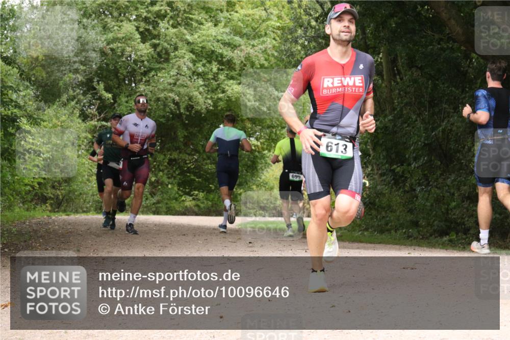 30.08.2026 - Elbe Triathlon Hamburg Antke Förster http://msf.ph/oto/10096646 30.08.2026 10:25:39 Laufen 699, 613 meine-sportfotos.de