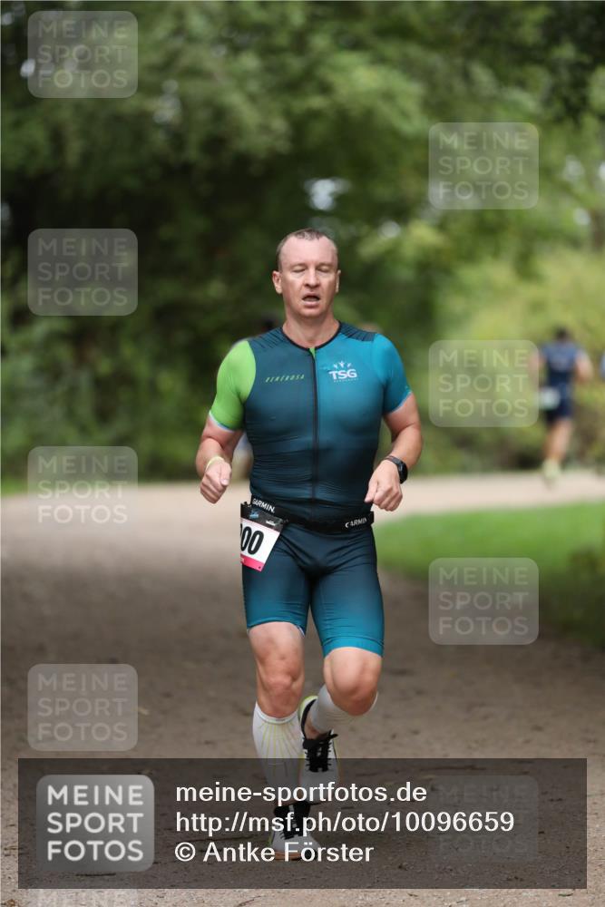 30.08.2026 - Elbe Triathlon Hamburg Antke Förster http://msf.ph/oto/10096659 30.08.2026 10:20:06 Laufen 00 meine-sportfotos.de