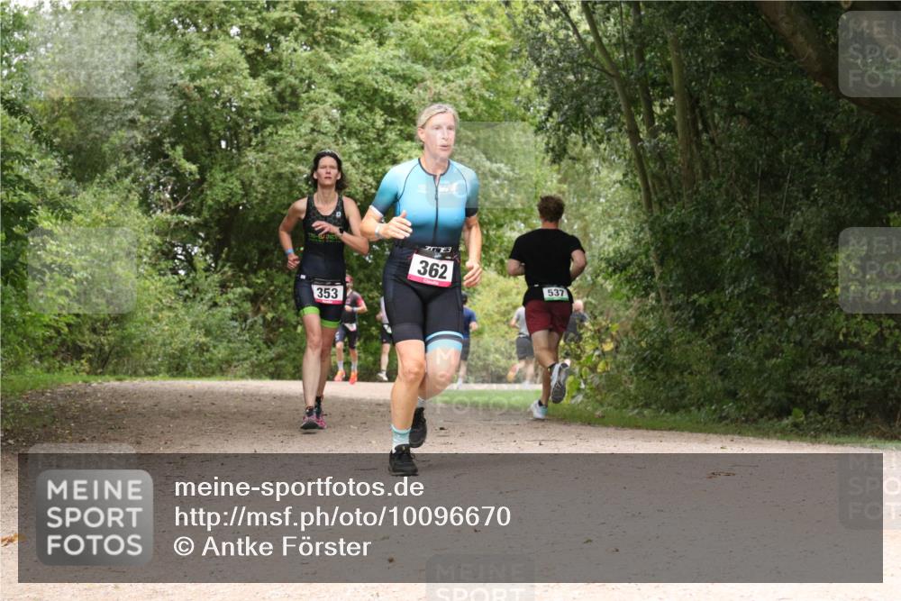 30.08.2026 - Elbe Triathlon Hamburg Antke Förster http://msf.ph/oto/10096670 30.08.2026 10:25:59 Laufen 353, 362, 537 meine-sportfotos.de