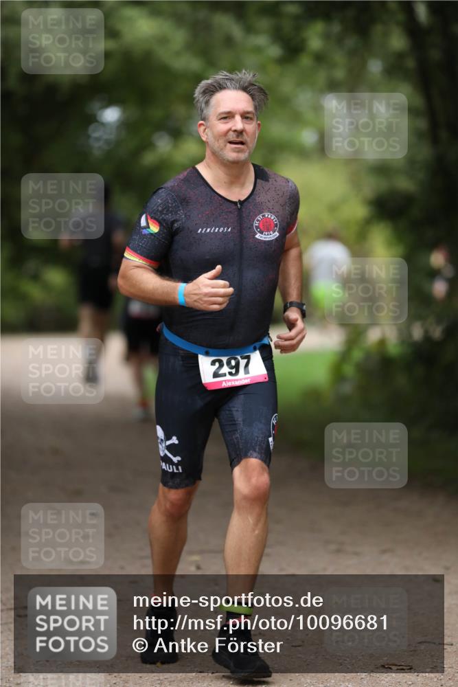 30.08.2026 - Elbe Triathlon Hamburg Antke Förster http://msf.ph/oto/10096681 30.08.2026 10:20:47 Laufen 1910, 297 meine-sportfotos.de