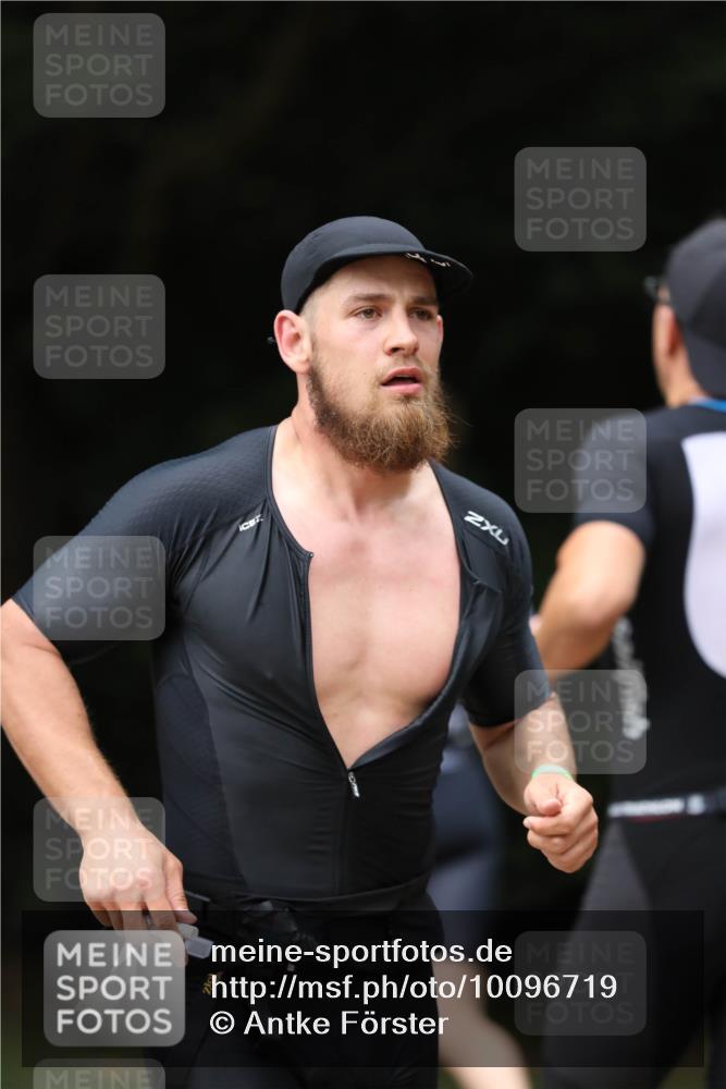 30.08.2026 - Elbe Triathlon Hamburg Antke Förster http://msf.ph/oto/10096719 30.08.2026 10:21:29 Laufen  meine-sportfotos.de