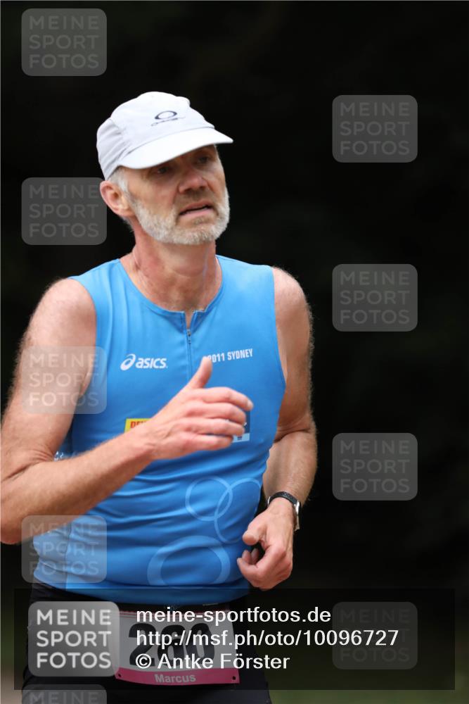 30.08.2026 - Elbe Triathlon Hamburg Antke Förster http://msf.ph/oto/10096727 30.08.2026 10:21:33 Laufen 2011, 260 meine-sportfotos.de