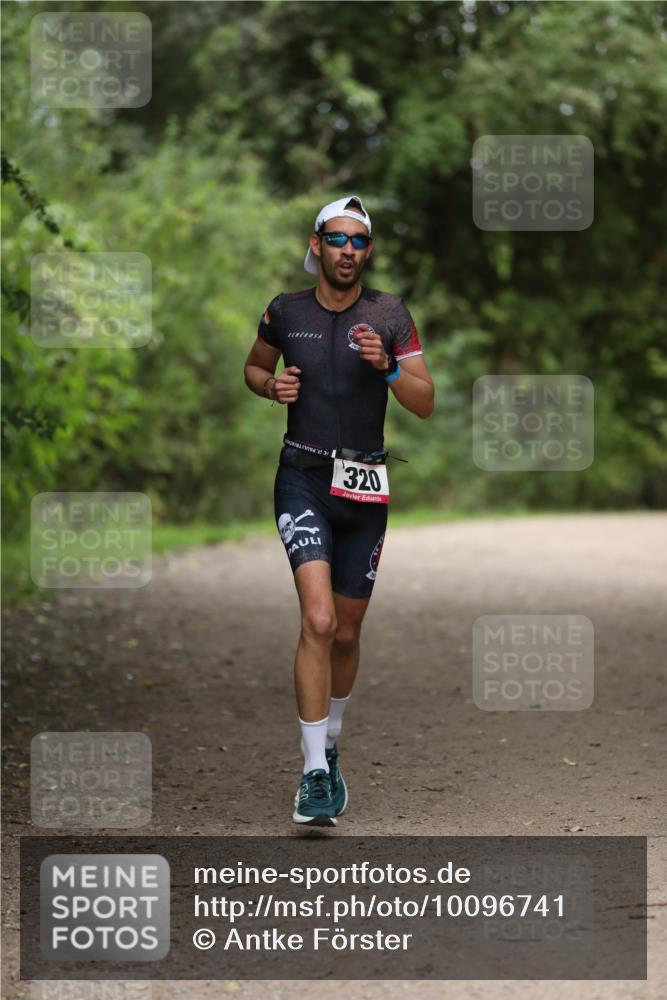 30.08.2026 - Elbe Triathlon Hamburg Antke Förster http://msf.ph/oto/10096741 30.08.2026 10:22:03 Laufen 320 meine-sportfotos.de