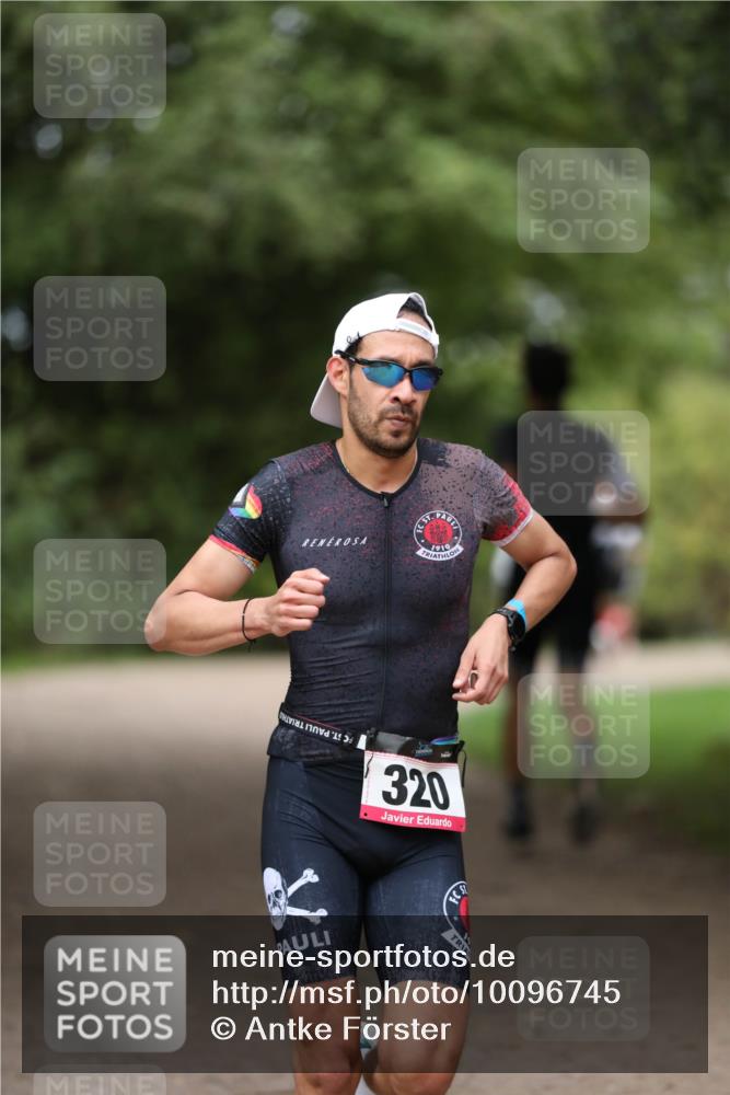 30.08.2026 - Elbe Triathlon Hamburg Antke Förster http://msf.ph/oto/10096745 30.08.2026 10:22:04 Laufen 320 meine-sportfotos.de