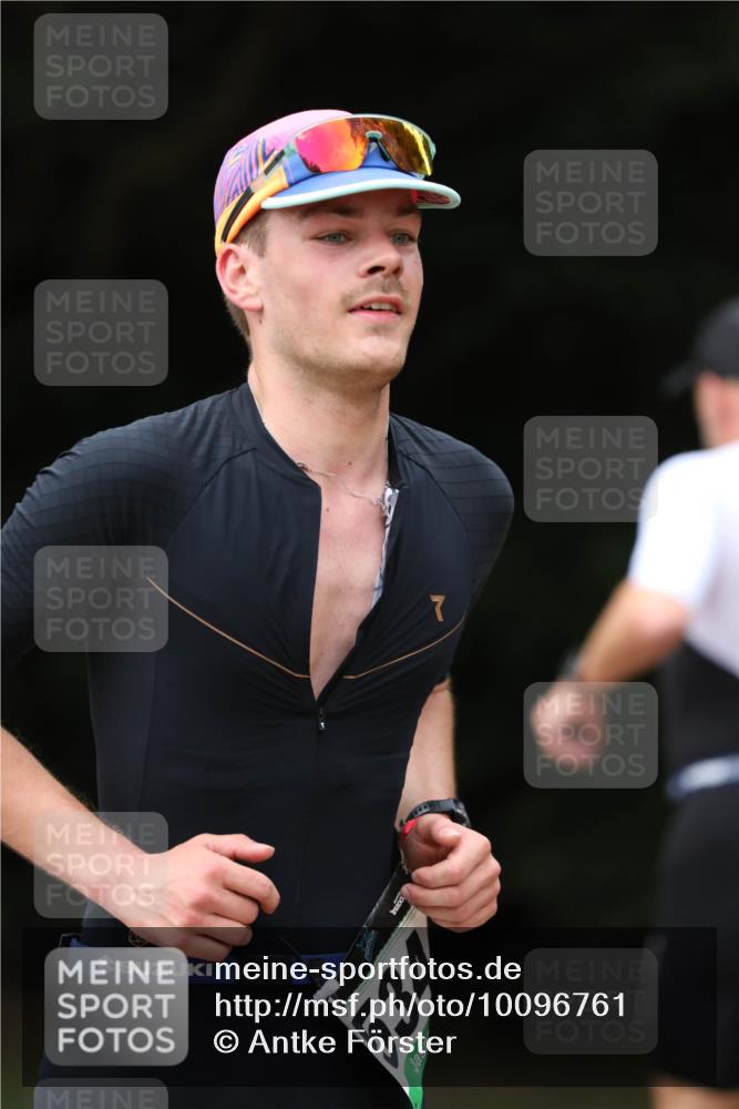 30.08.2026 - Elbe Triathlon Hamburg Antke Förster http://msf.ph/oto/10096761 30.08.2026 10:22:18 Laufen 534, 7 meine-sportfotos.de