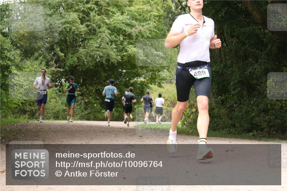 30.08.2026 - Elbe Triathlon Hamburg Antke Förster http://msf.ph/oto/10096764 30.08.2026 10:27:28 Laufen 841, 489 meine-sportfotos.de
