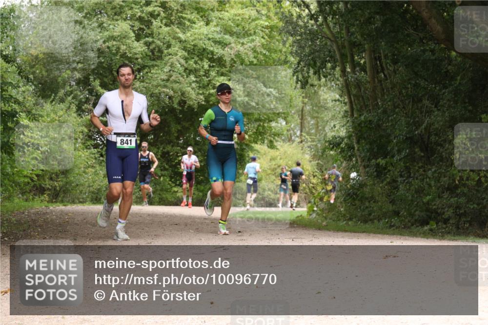 30.08.2026 - Elbe Triathlon Hamburg Antke Förster http://msf.ph/oto/10096770 30.08.2026 10:27:32 Laufen 841 meine-sportfotos.de