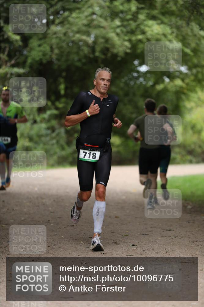 30.08.2026 - Elbe Triathlon Hamburg Antke Förster http://msf.ph/oto/10096775 30.08.2026 10:22:42 Laufen 718 meine-sportfotos.de
