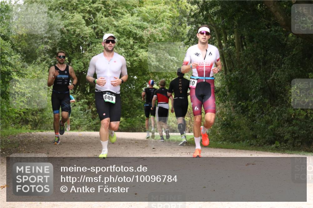 30.08.2026 - Elbe Triathlon Hamburg Antke Förster http://msf.ph/oto/10096784 30.08.2026 10:27:40 Laufen 689, 10 meine-sportfotos.de