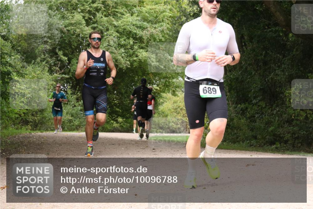 30.08.2026 - Elbe Triathlon Hamburg Antke Förster http://msf.ph/oto/10096788 30.08.2026 10:27:42 Laufen 689 meine-sportfotos.de