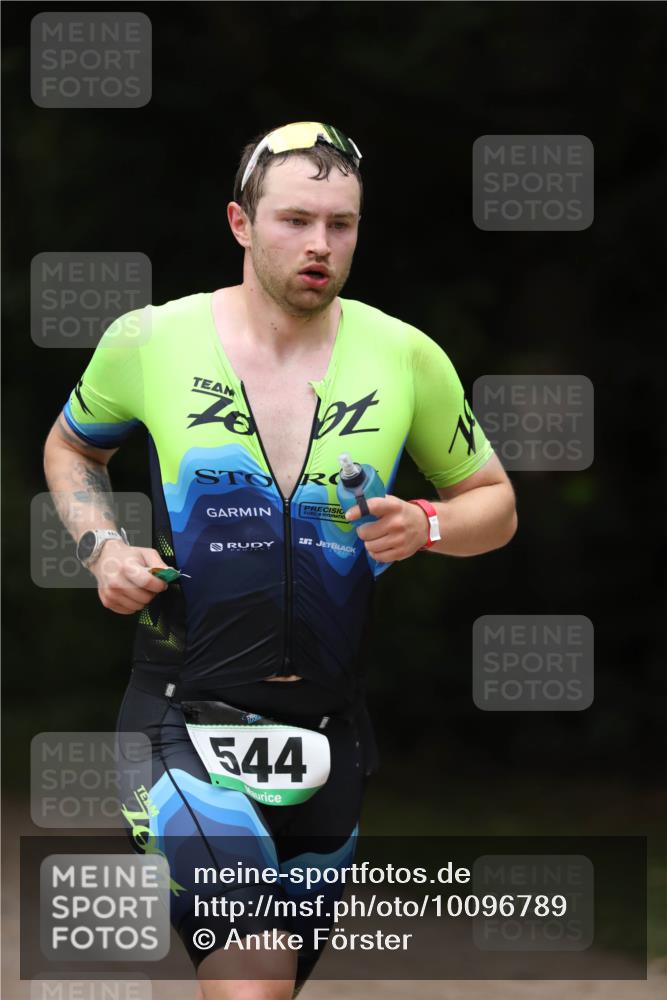30.08.2026 - Elbe Triathlon Hamburg Antke Förster http://msf.ph/oto/10096789 30.08.2026 10:22:47 Laufen 544, 2004 meine-sportfotos.de