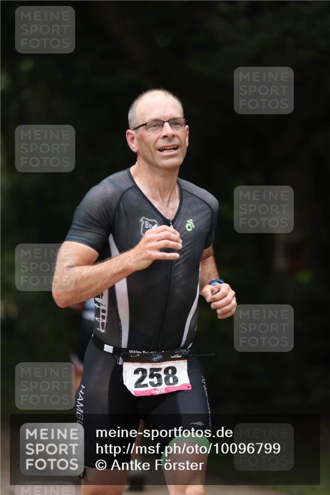 30.08.2026 - Elbe Triathlon Hamburg Antke Förster http://msf.ph/oto/10096799 30.08.2026 10:23:00 Laufen 258 meine-sportfotos.de
