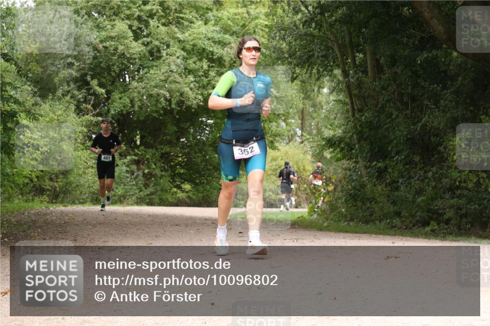 30.08.2026 - Elbe Triathlon Hamburg Antke Förster http://msf.ph/oto/10096802 30.08.2026 10:27:48 Laufen 481, 352 meine-sportfotos.de