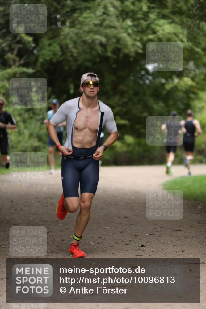 30.08.2026 - Elbe Triathlon Hamburg Antke Förster http://msf.ph/oto/10096813 30.08.2026 10:23:14 Laufen  meine-sportfotos.de