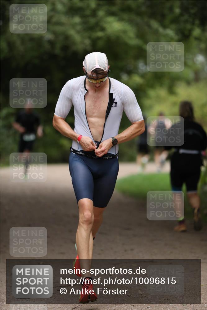 30.08.2026 - Elbe Triathlon Hamburg Antke Förster http://msf.ph/oto/10096815 30.08.2026 10:23:14 Laufen  meine-sportfotos.de
