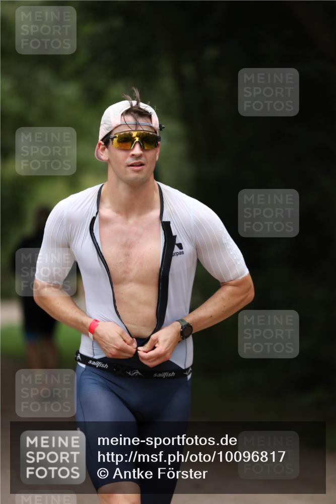 30.08.2026 - Elbe Triathlon Hamburg Antke Förster http://msf.ph/oto/10096817 30.08.2026 10:23:15 Laufen  meine-sportfotos.de