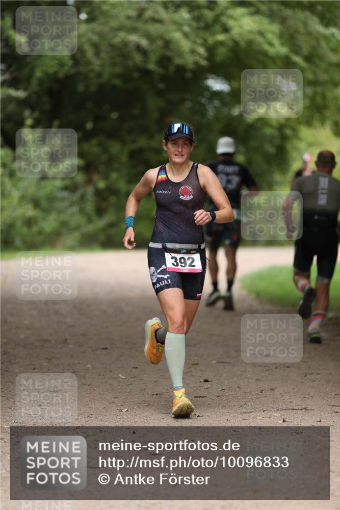 30.08.2026 - Elbe Triathlon Hamburg Antke Förster http://msf.ph/oto/10096833 30.08.2026 10:23:30 Laufen 13, 392 meine-sportfotos.de