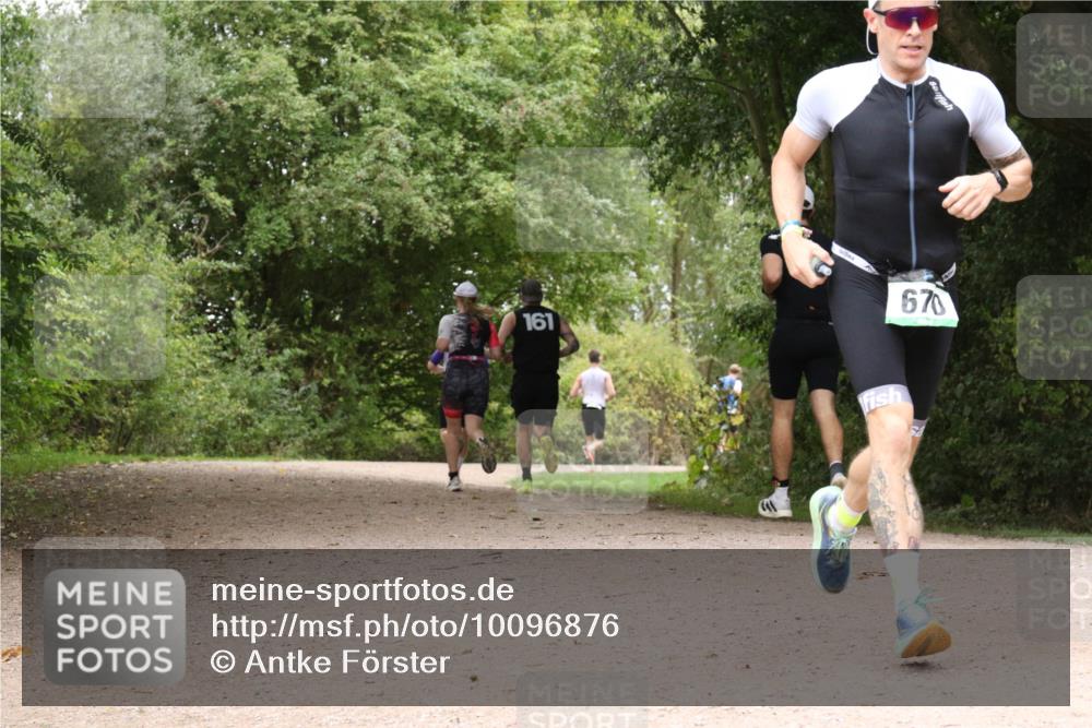 30.08.2026 - Elbe Triathlon Hamburg Antke Förster http://msf.ph/oto/10096876 30.08.2026 10:28:55 Laufen 161, 670 meine-sportfotos.de