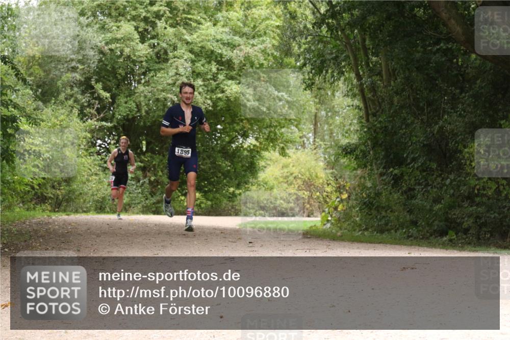 30.08.2026 - Elbe Triathlon Hamburg Antke Förster http://msf.ph/oto/10096880 30.08.2026 10:29:20 Laufen 1895 meine-sportfotos.de