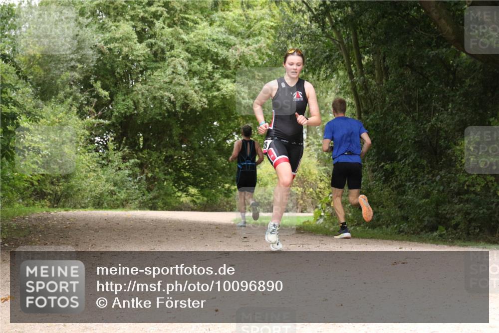 30.08.2026 - Elbe Triathlon Hamburg Antke Förster http://msf.ph/oto/10096890 30.08.2026 10:29:24 Laufen  meine-sportfotos.de