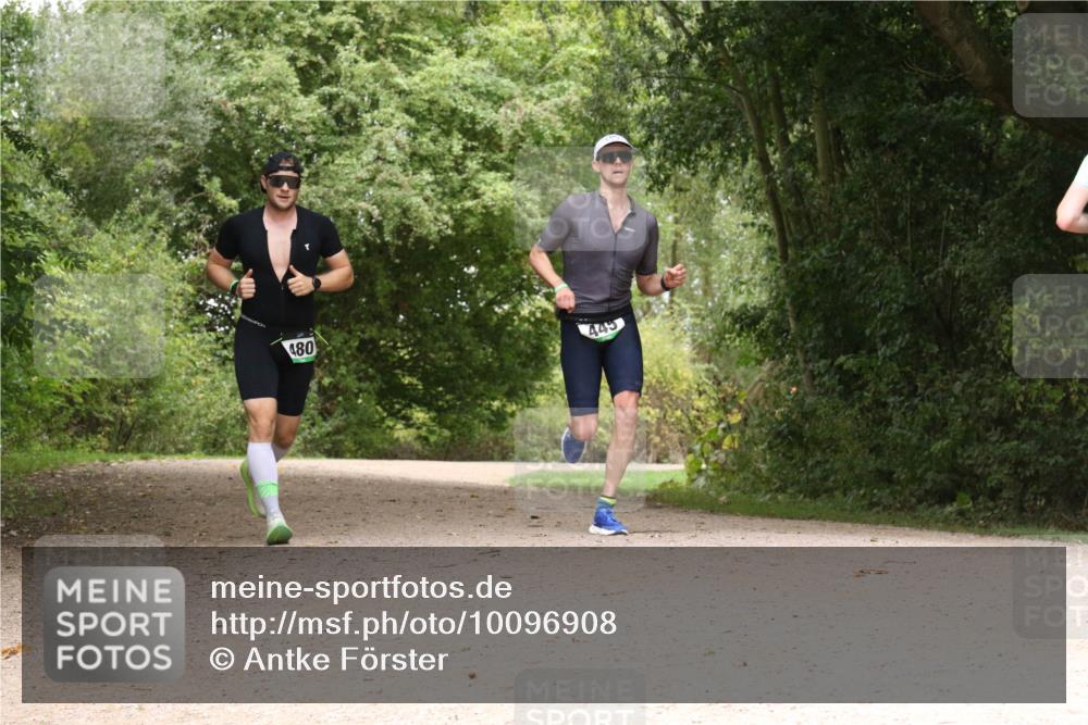 30.08.2026 - Elbe Triathlon Hamburg Antke Förster http://msf.ph/oto/10096908 30.08.2026 10:29:45 Laufen 480, 445 meine-sportfotos.de