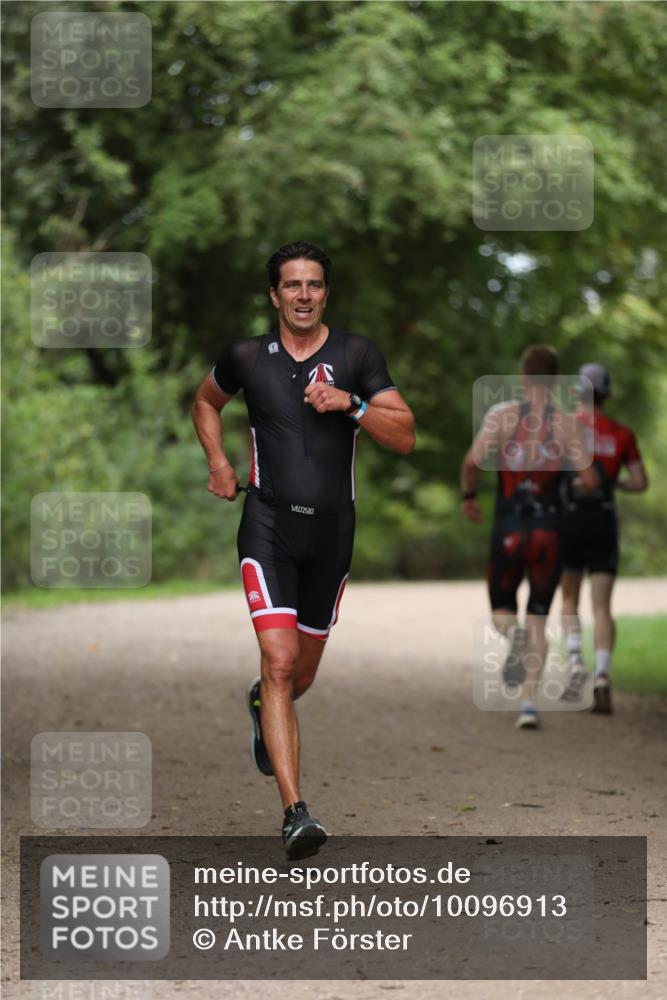 30.08.2026 - Elbe Triathlon Hamburg Antke Förster http://msf.ph/oto/10096913 30.08.2026 10:24:36 Laufen  meine-sportfotos.de
