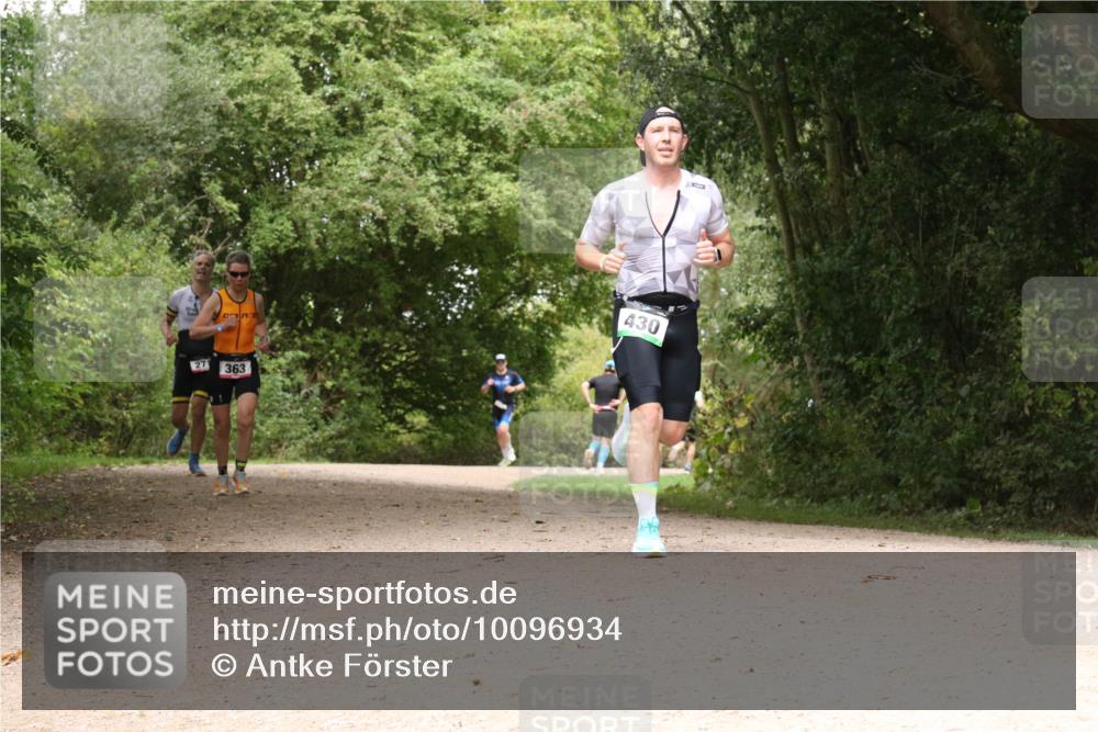 30.08.2026 - Elbe Triathlon Hamburg Antke Förster http://msf.ph/oto/10096934 30.08.2026 10:30:16 Laufen 27, 363, 430 meine-sportfotos.de