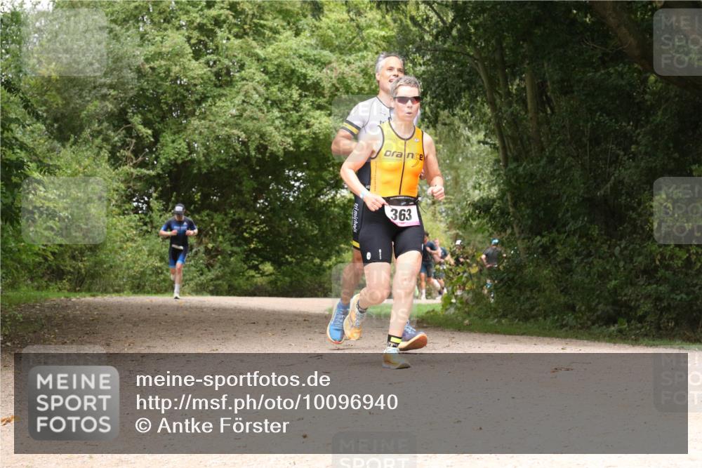 30.08.2026 - Elbe Triathlon Hamburg Antke Förster http://msf.ph/oto/10096940 30.08.2026 10:30:20 Laufen 363 meine-sportfotos.de