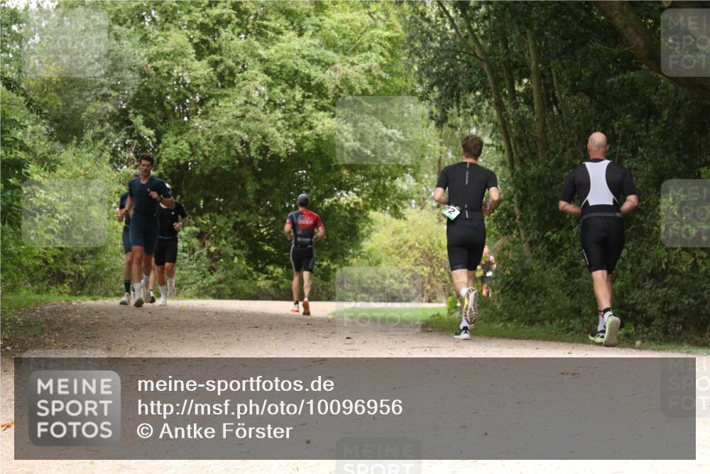 30.08.2026 - Elbe Triathlon Hamburg Antke Förster http://msf.ph/oto/10096956 30.08.2026 10:30:29 Laufen  meine-sportfotos.de