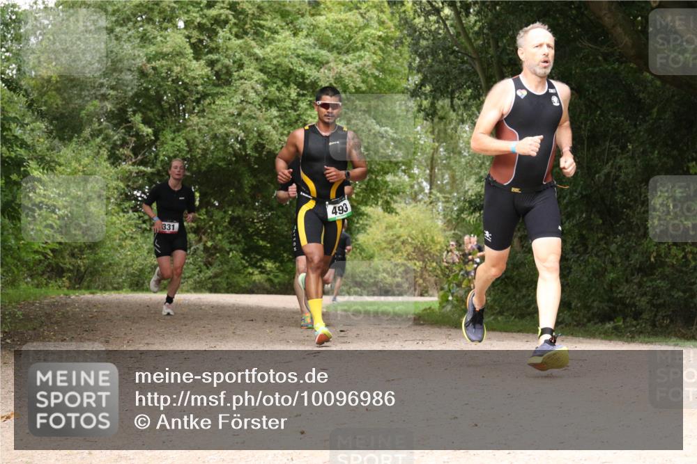 30.08.2026 - Elbe Triathlon Hamburg Antke Förster http://msf.ph/oto/10096986 30.08.2026 10:30:47 Laufen 331, 493 meine-sportfotos.de
