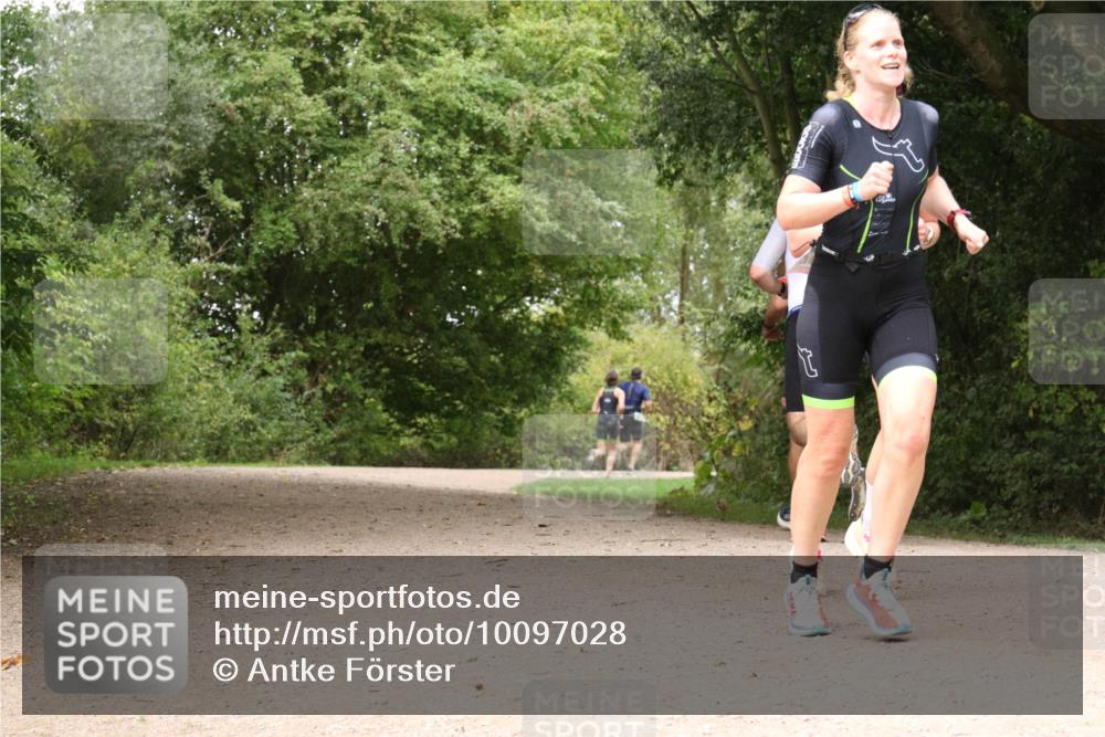 30.08.2026 - Elbe Triathlon Hamburg Antke Förster http://msf.ph/oto/10097028 30.08.2026 10:31:10 Laufen 2 meine-sportfotos.de