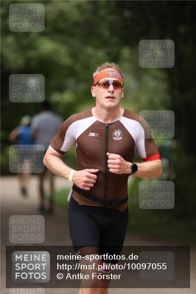 30.08.2026 - Elbe Triathlon Hamburg Antke Förster http://msf.ph/oto/10097055 30.08.2026 10:27:05 Laufen 3, 1910, 23 meine-sportfotos.de