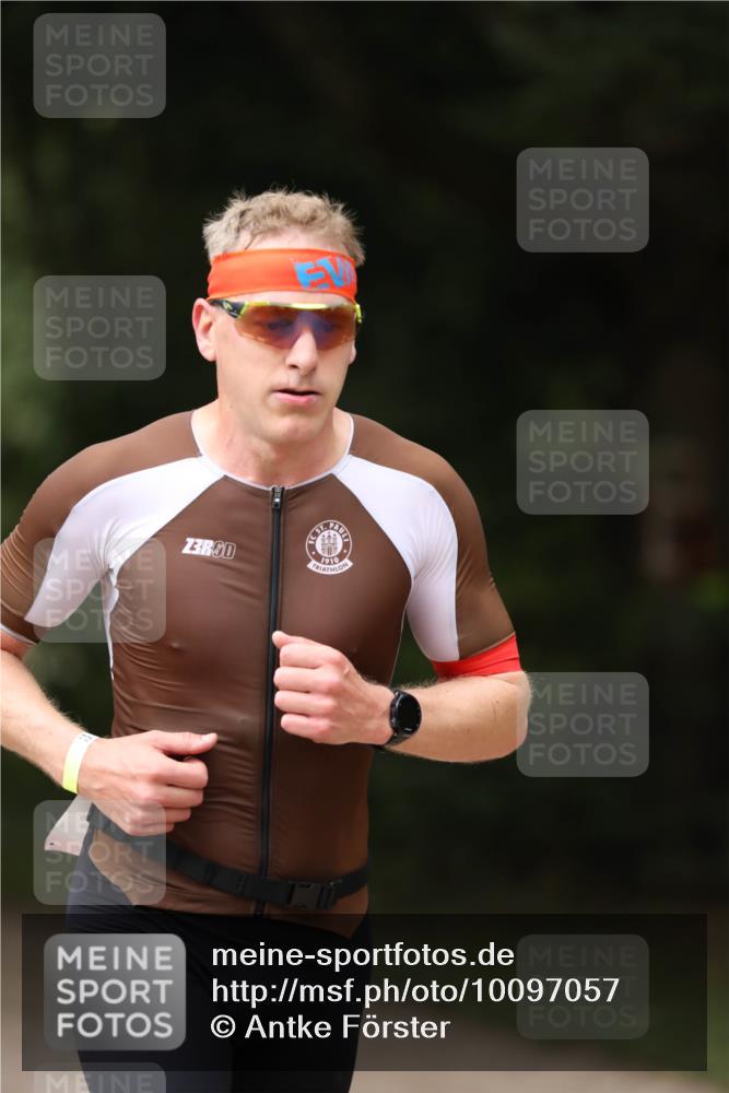 30.08.2026 - Elbe Triathlon Hamburg Antke Förster http://msf.ph/oto/10097057 30.08.2026 10:27:06 Laufen 3, 1910 meine-sportfotos.de