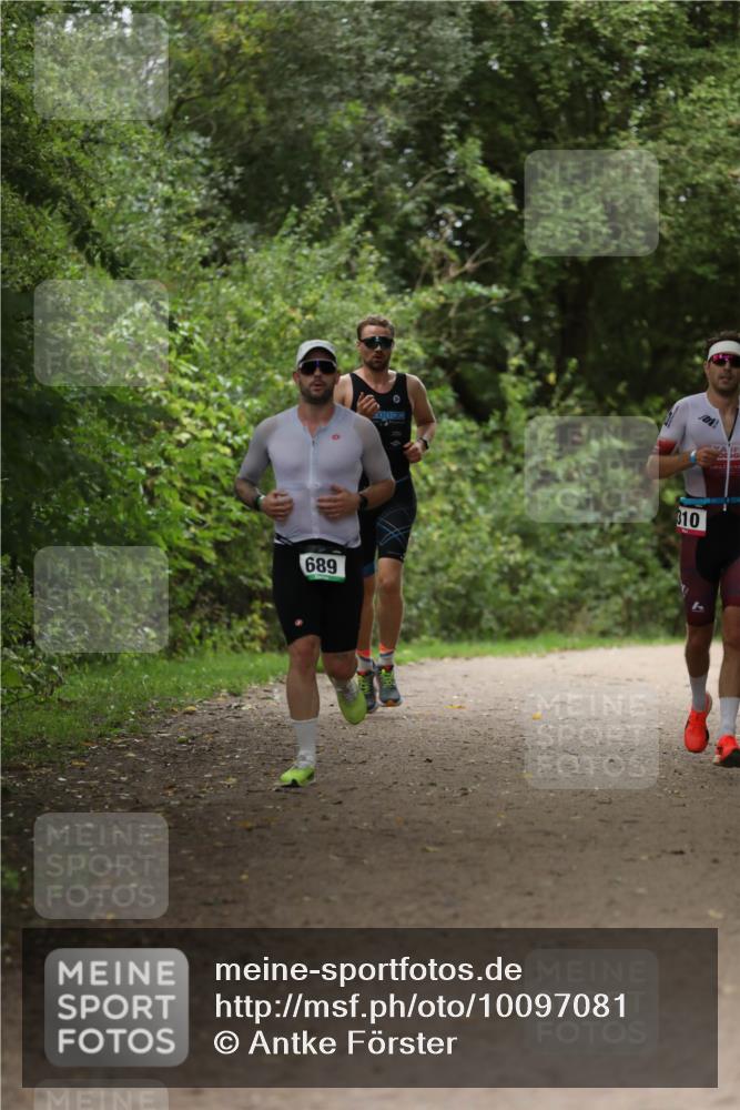 30.08.2026 - Elbe Triathlon Hamburg Antke Förster http://msf.ph/oto/10097081 30.08.2026 10:27:38 Laufen 689, 0031, 10 meine-sportfotos.de
