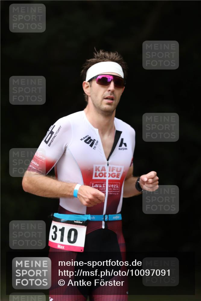 30.08.2026 - Elbe Triathlon Hamburg Antke Förster http://msf.ph/oto/10097091 30.08.2026 10:27:42 Laufen 310 meine-sportfotos.de