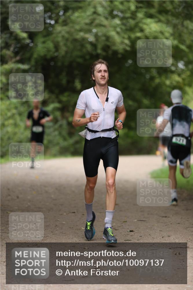 30.08.2026 - Elbe Triathlon Hamburg Antke Förster http://msf.ph/oto/10097137 30.08.2026 10:28:23 Laufen 621 meine-sportfotos.de