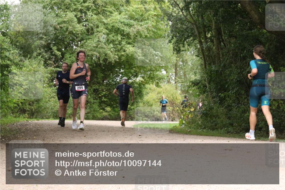 30.08.2026 - Elbe Triathlon Hamburg Antke Förster http://msf.ph/oto/10097144 30.08.2026 10:33:07 Laufen 299 meine-sportfotos.de