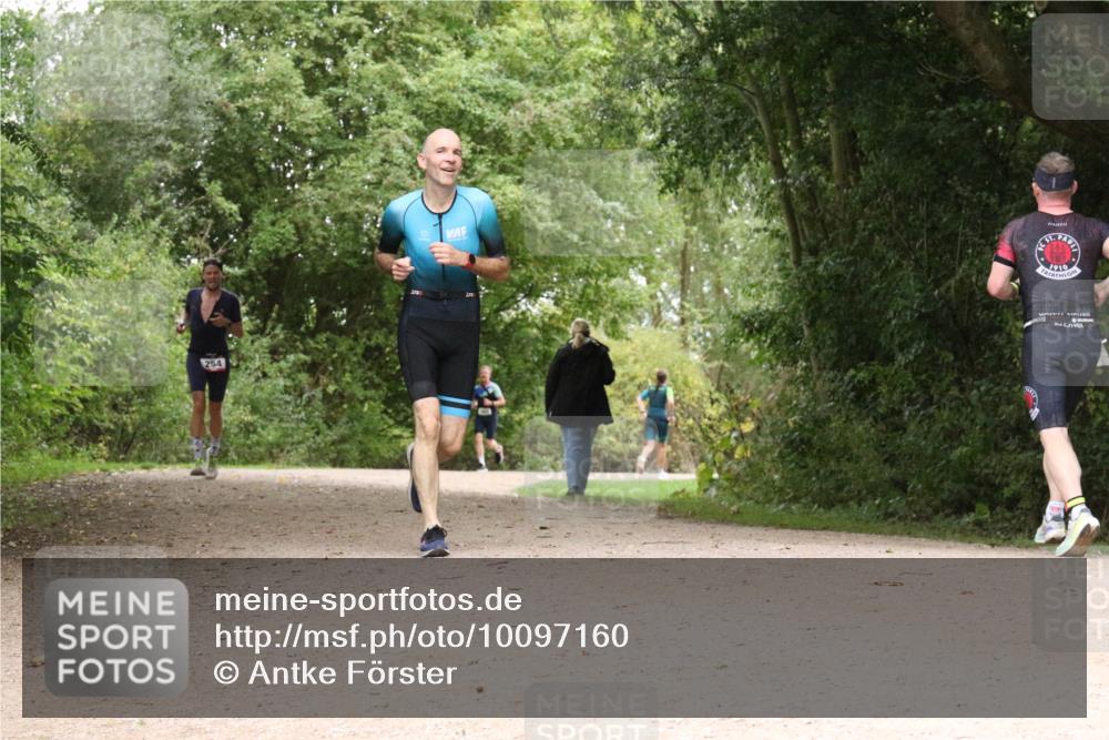 30.08.2026 - Elbe Triathlon Hamburg Antke Förster http://msf.ph/oto/10097160 30.08.2026 10:33:19 Laufen 1910, 155 meine-sportfotos.de