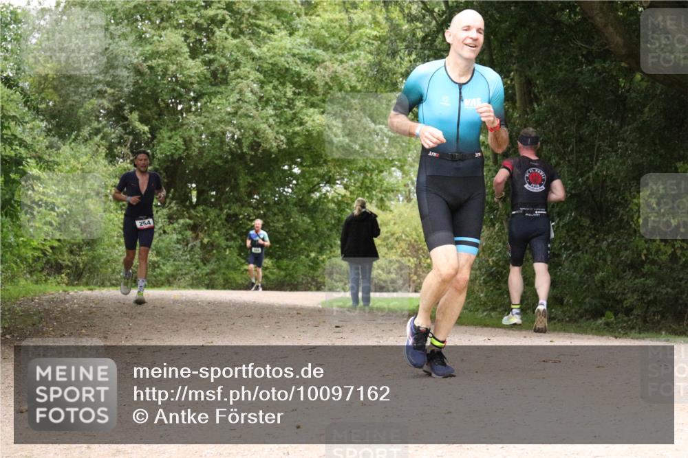 30.08.2026 - Elbe Triathlon Hamburg Antke Förster http://msf.ph/oto/10097162 30.08.2026 10:33:21 Laufen 254 meine-sportfotos.de