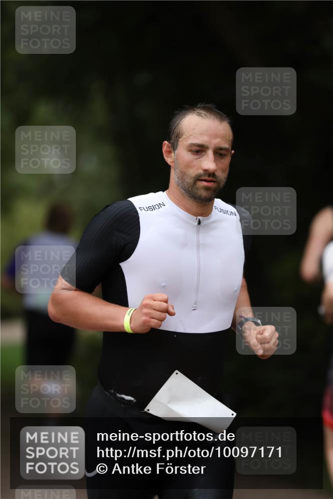 30.08.2026 - Elbe Triathlon Hamburg Antke Förster http://msf.ph/oto/10097171 30.08.2026 10:28:50 Laufen  meine-sportfotos.de
