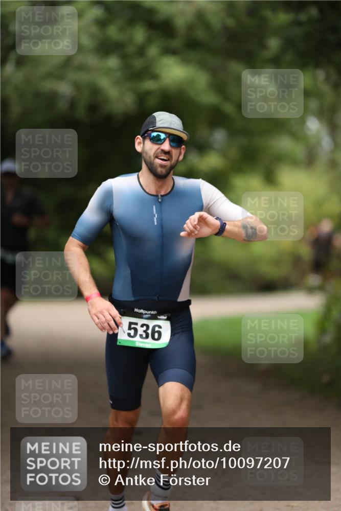 30.08.2026 - Elbe Triathlon Hamburg Antke Förster http://msf.ph/oto/10097207 30.08.2026 10:29:43 Laufen 536 meine-sportfotos.de