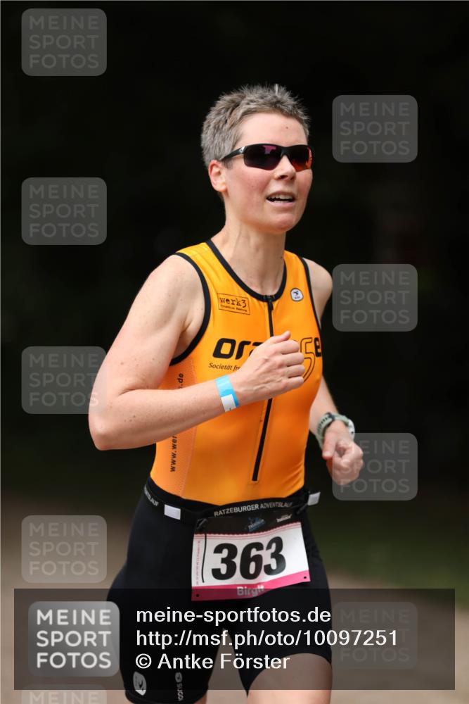 30.08.2026 - Elbe Triathlon Hamburg Antke Förster http://msf.ph/oto/10097251 30.08.2026 10:30:22 Laufen 3, 363 meine-sportfotos.de