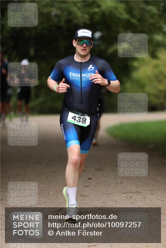 30.08.2026 - Elbe Triathlon Hamburg Antke Förster http://msf.ph/oto/10097257 30.08.2026 10:30:28 Laufen 438 meine-sportfotos.de