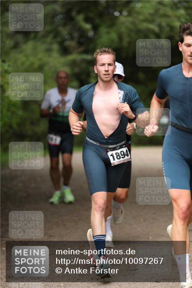 30.08.2026 - Elbe Triathlon Hamburg Antke Förster http://msf.ph/oto/10097267 30.08.2026 10:30:34 Laufen 1894 meine-sportfotos.de