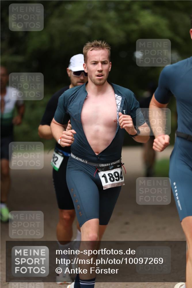 30.08.2026 - Elbe Triathlon Hamburg Antke Förster http://msf.ph/oto/10097269 30.08.2026 10:30:35 Laufen 82, 1894 meine-sportfotos.de