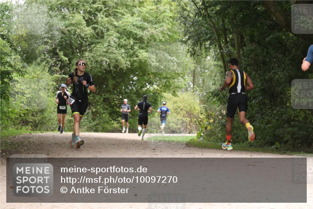 30.08.2026 - Elbe Triathlon Hamburg Antke Förster http://msf.ph/oto/10097270 30.08.2026 10:34:56 Laufen 584, 383 meine-sportfotos.de