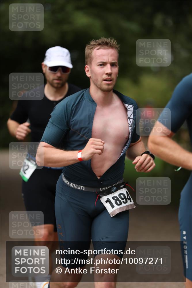 30.08.2026 - Elbe Triathlon Hamburg Antke Förster http://msf.ph/oto/10097271 30.08.2026 10:30:35 Laufen 1894 meine-sportfotos.de